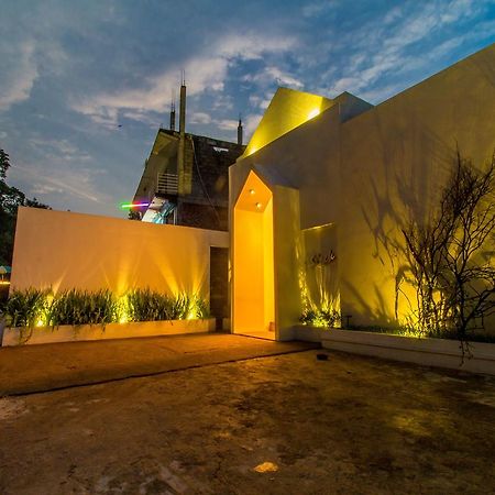 Sleek Hotel Kegalle Luaran gambar