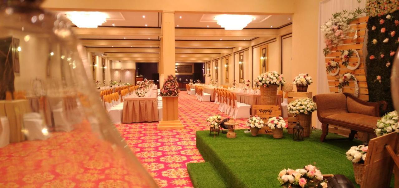 Sleek Hotel Kegalle Luaran gambar