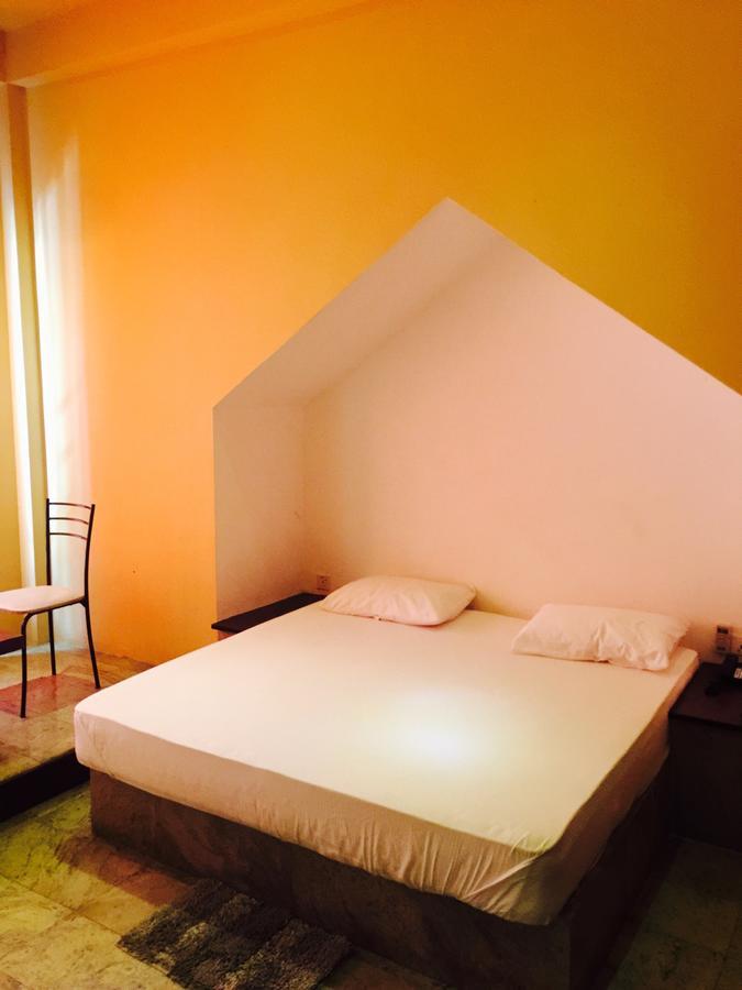 Sleek Hotel Kegalle Luaran gambar
