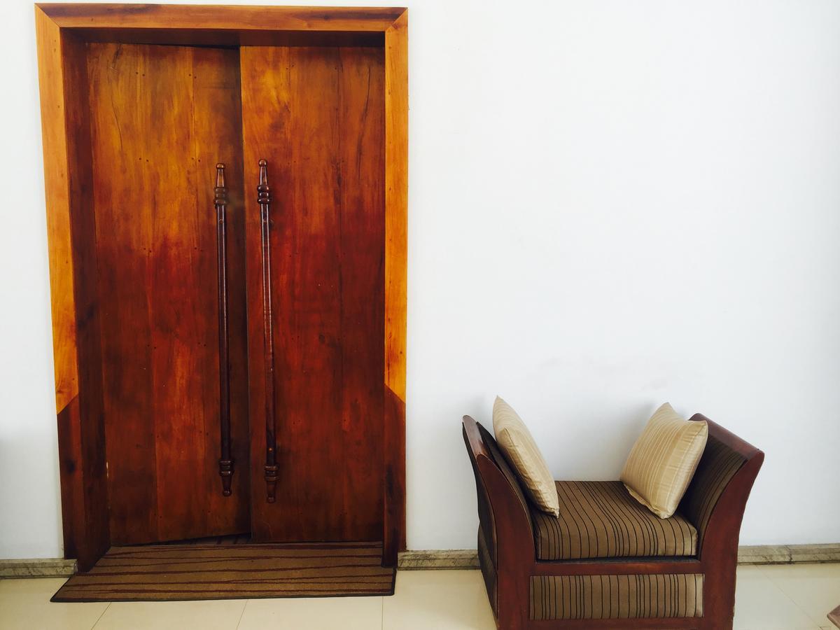 Sleek Hotel Kegalle Luaran gambar