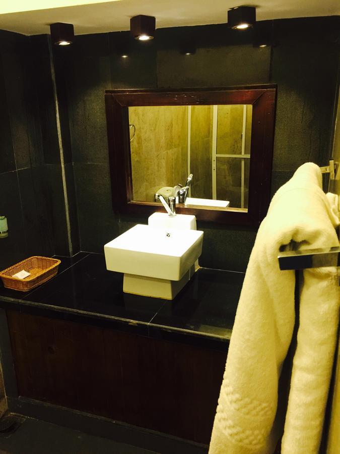 Sleek Hotel Kegalle Luaran gambar