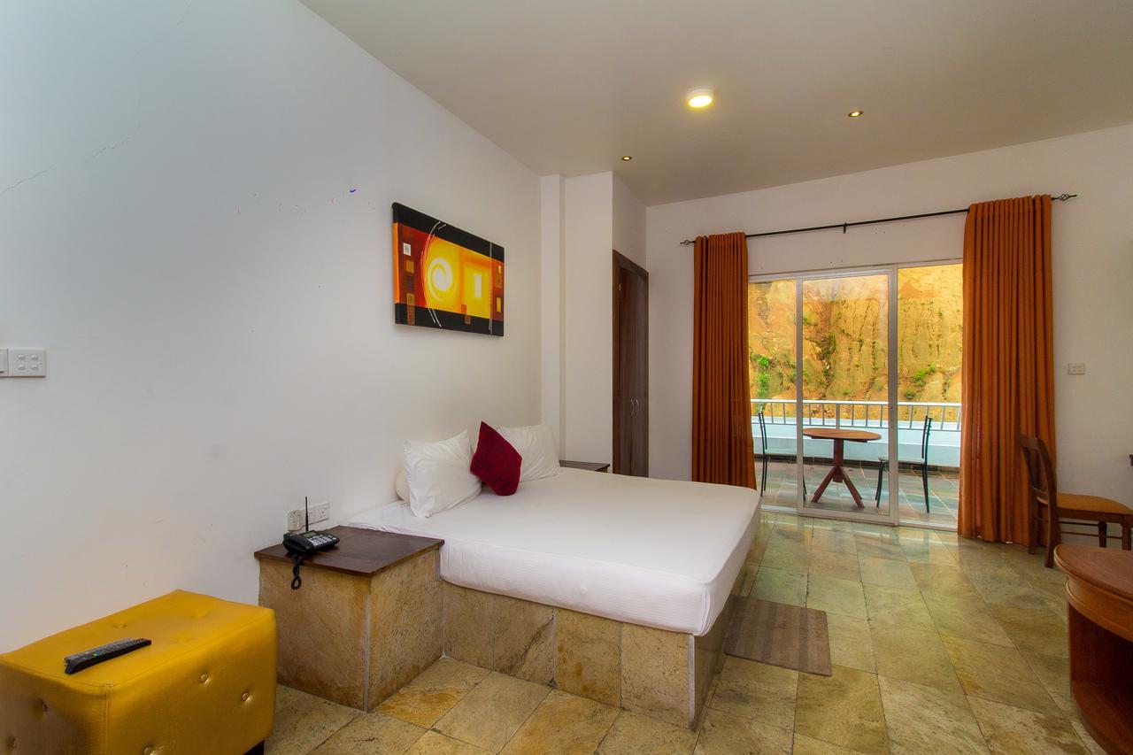 Sleek Hotel Kegalle Luaran gambar