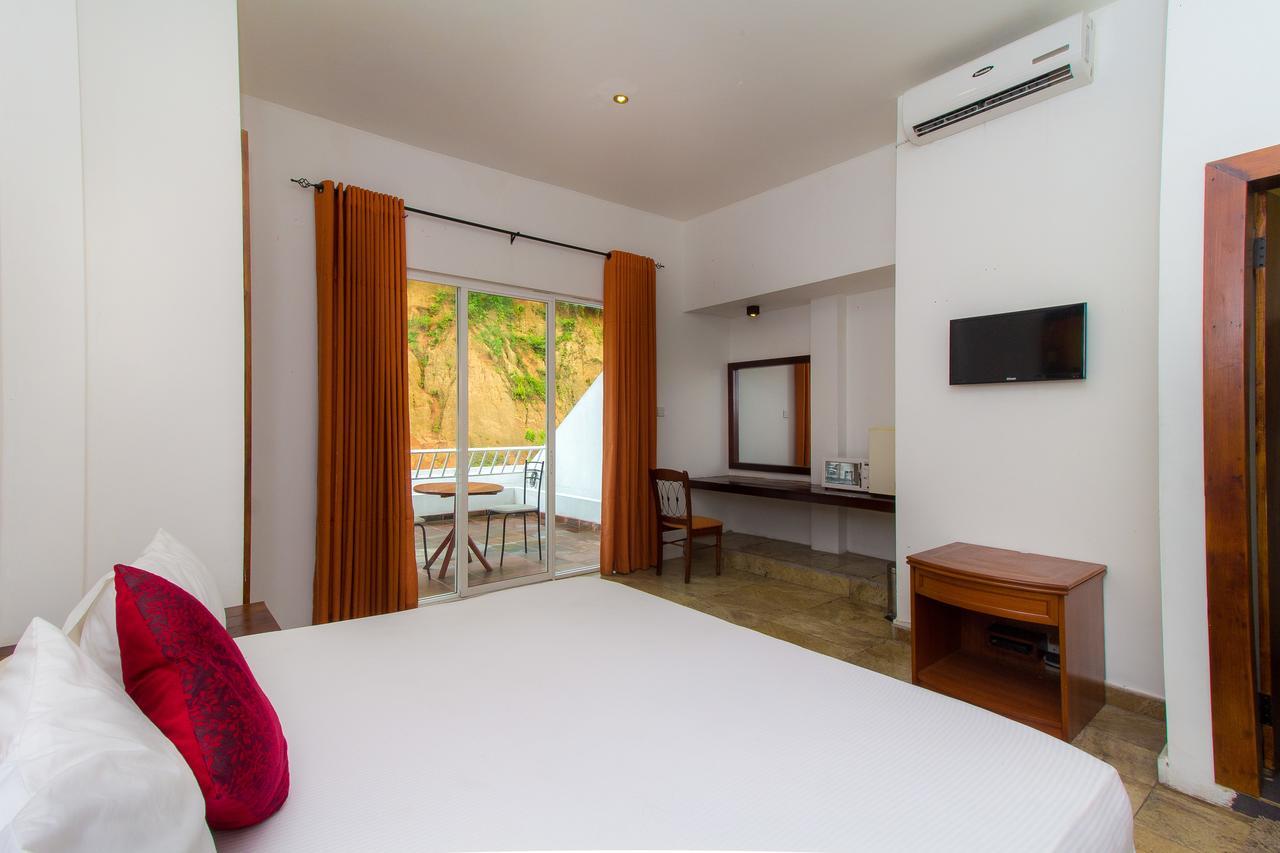 Sleek Hotel Kegalle Luaran gambar