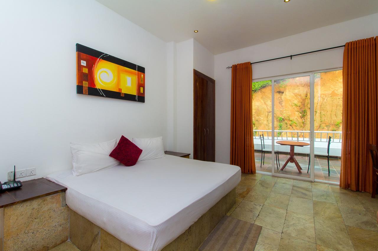 Sleek Hotel Kegalle Luaran gambar