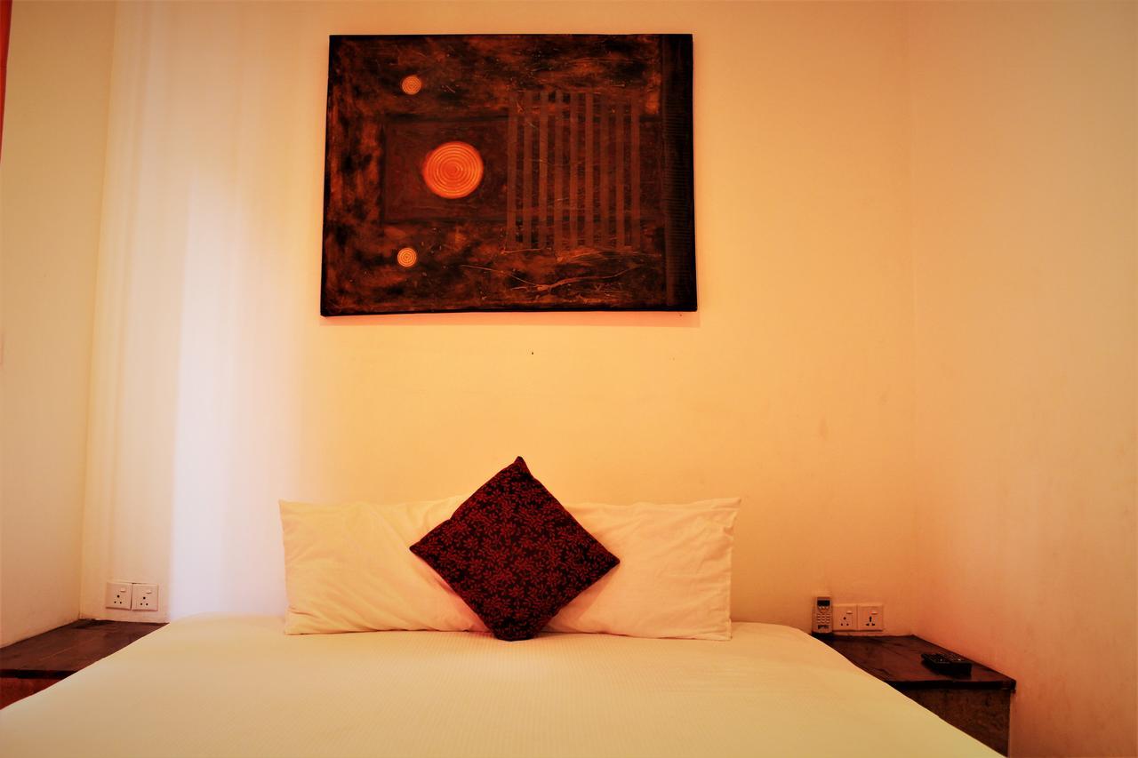 Sleek Hotel Kegalle Luaran gambar