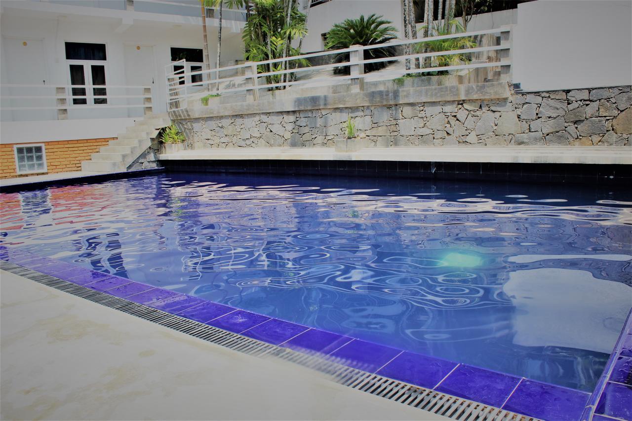 Sleek Hotel Kegalle Luaran gambar