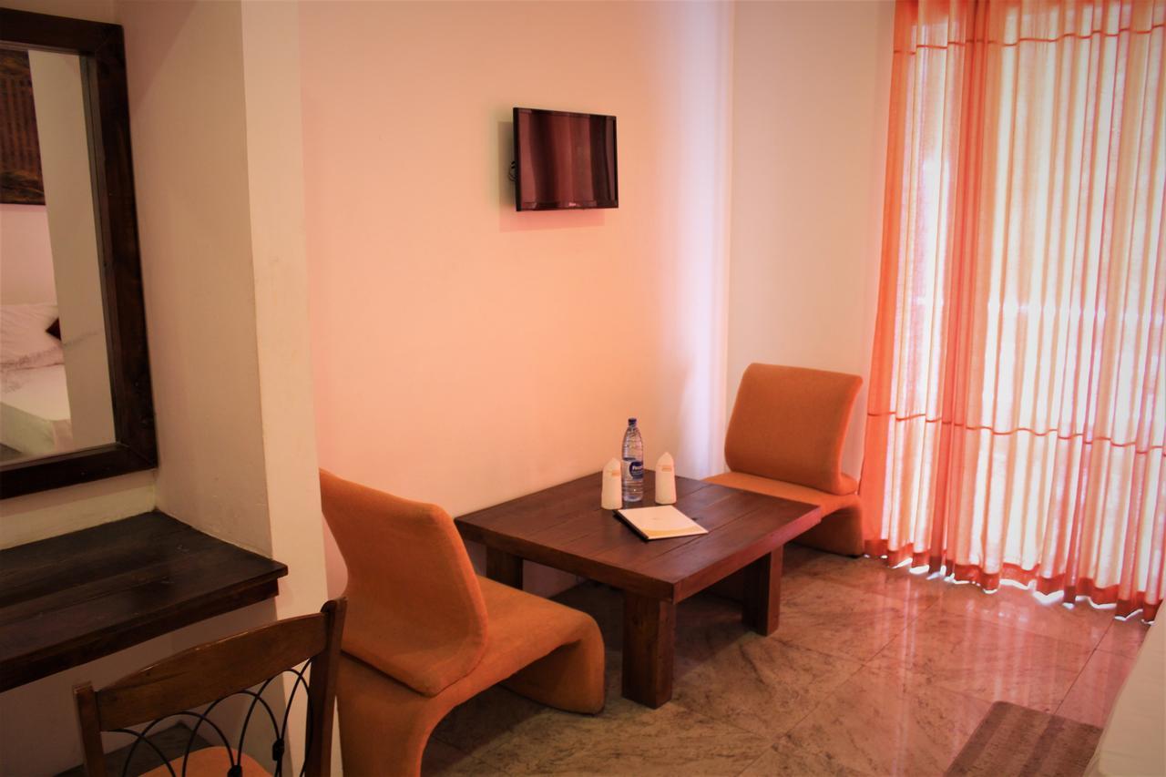Sleek Hotel Kegalle Luaran gambar